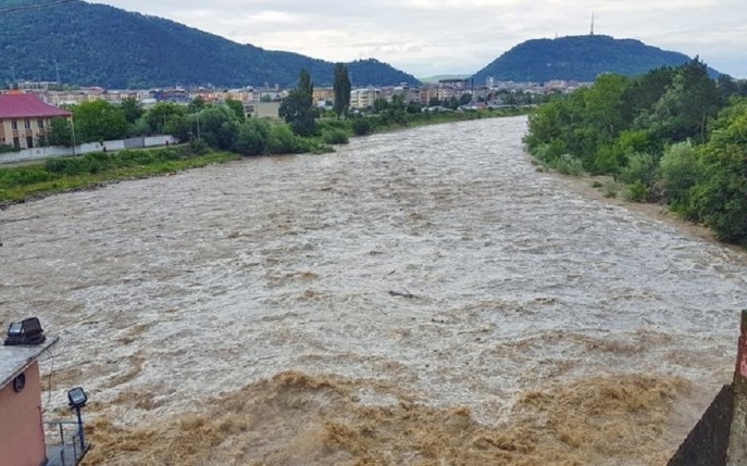 Vin ploile în România. Se anunță cod galben de furtună