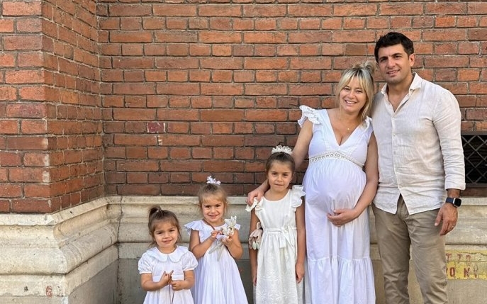 Laura Cosoi a născut pentru a patra oară! Actrița este acum mamă de patru fete