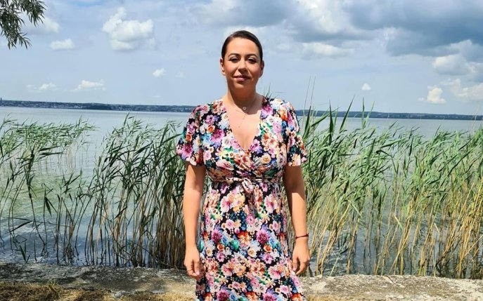 Oana Roman este la cuțite cu angajatul unui hotel de pe litoral: "Nu salut oamenii care fac copiii să plângă"