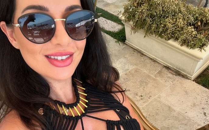 Cum arată Deea Maxer în costum de baie. Se simte mai bine ca oricând în pielea ei