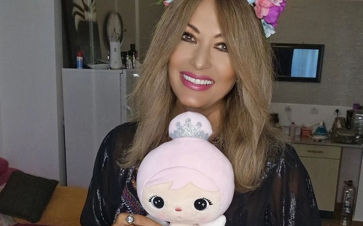 Bunica Anca Țurcașiu și-a creștinat nepoțica. "Patru generații laolaltă"