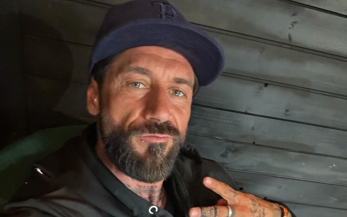 Cum arăta Andrei Rotaru înainte să apară la televizor. Vrea să dea în judecată trustul care l-a făcut vedetă