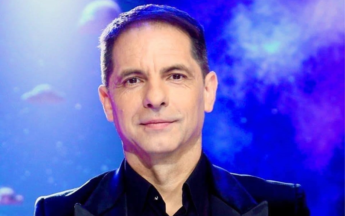 Dan Negru, extrem de revoltat la începutul noului an școlar: „Prima lecție din prima zi de școală e despre cum să asculți, să taci și să aplauzi la careu”