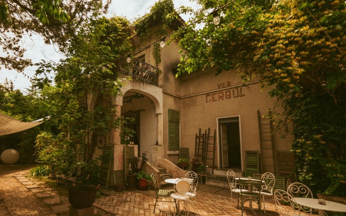 Experiență unică pe litoral. Akua Naru va susține un concert, în cadrul conceptului Arome Grooves, susținut de glo™