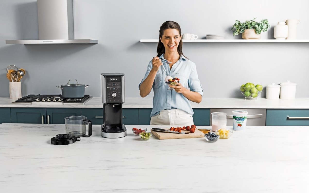 Prepară acasă înghețate proteice delicioase și sănătoase cu Ninja CREAMi