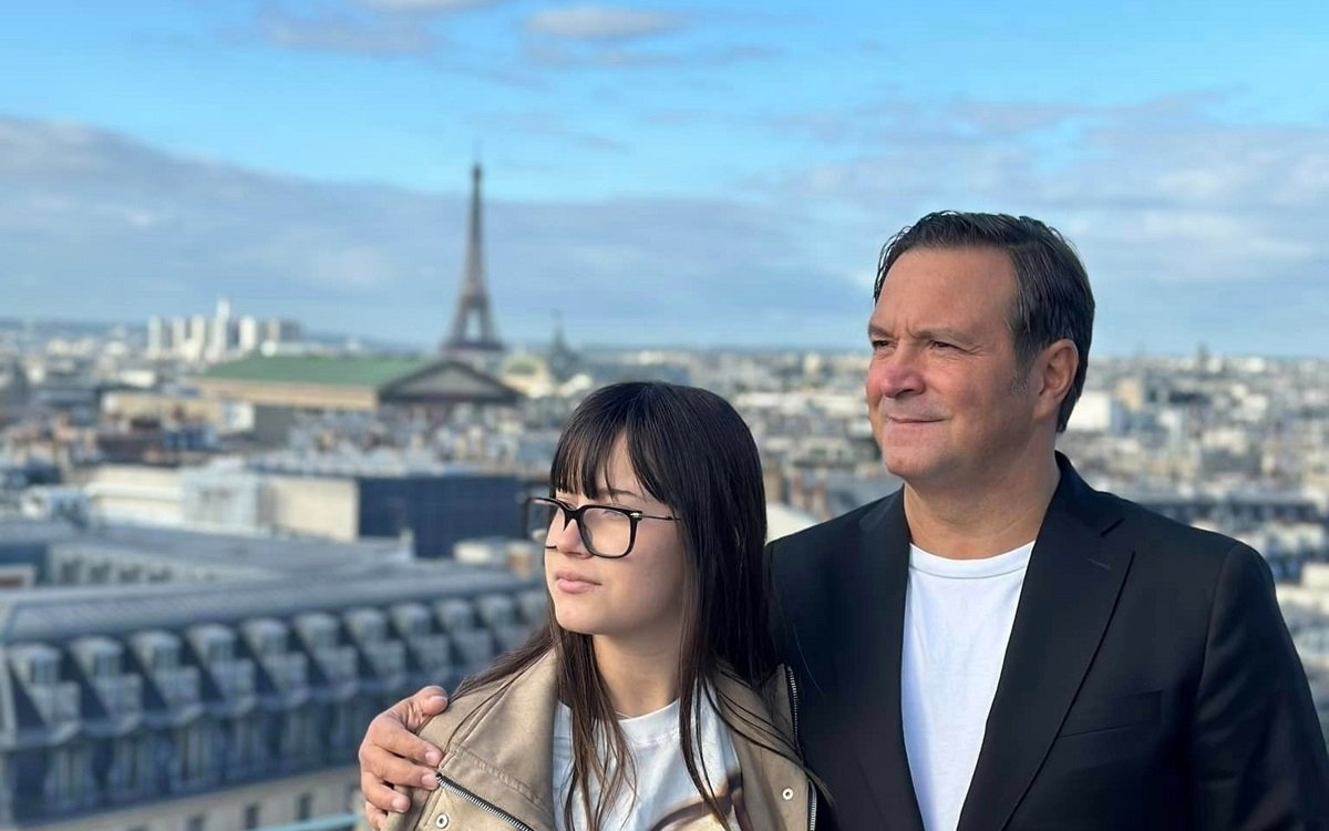 Un exemplu pentru alți tați! Daniel Buzdugan a plecat în vacanță la Paris doar cu fiica lui. „Sper să nu uite că prima oară a fost aici cu tati"