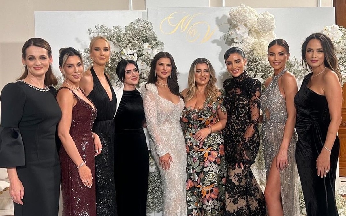 Cum s-au îmbrăcat vedetele la nunta Monicăi Bîrlădeanu cu Valeriu Gheorghiță. Totul a fost pe lux și opulență, inclusiv invitații
