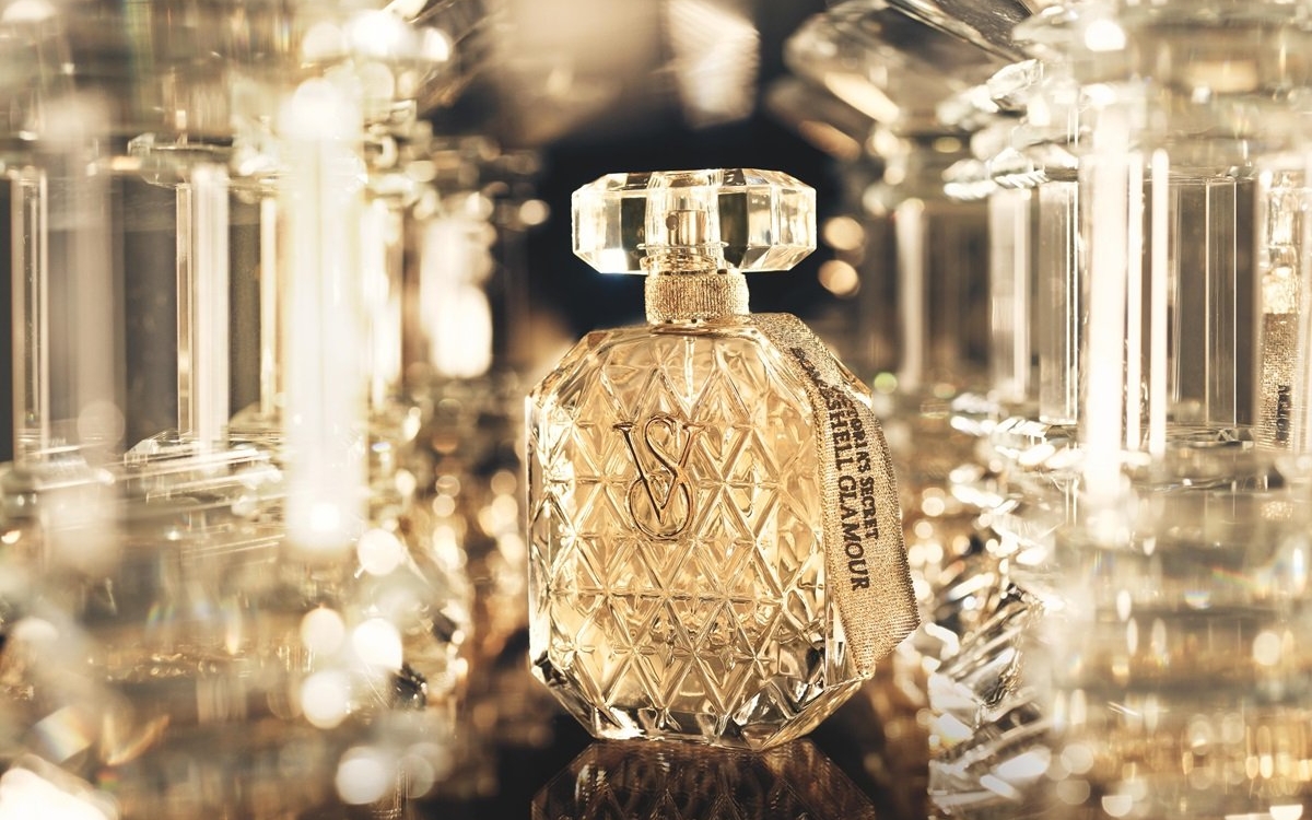 Victoria's Secret a lansat Bombshell Glamour: parfumul care îți va transforma serile