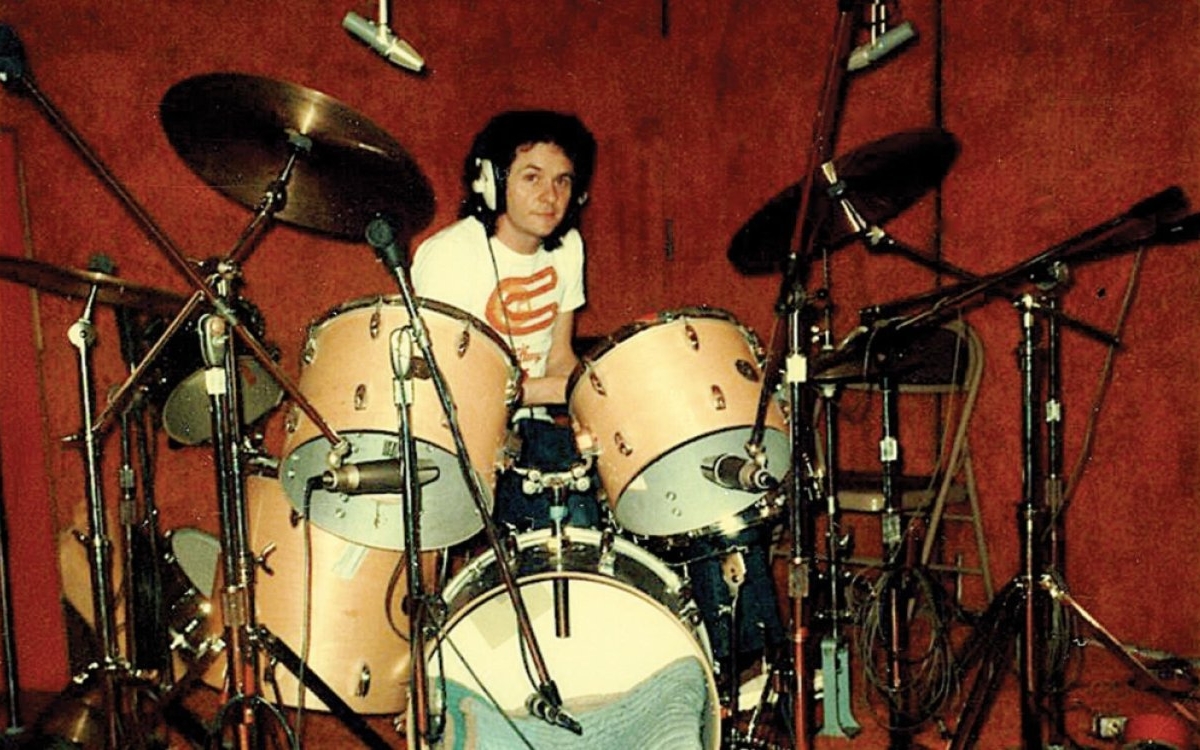 A murit bateristul trupei Bee Gees, Dennis Bryon, la vârsta de 76 de ani