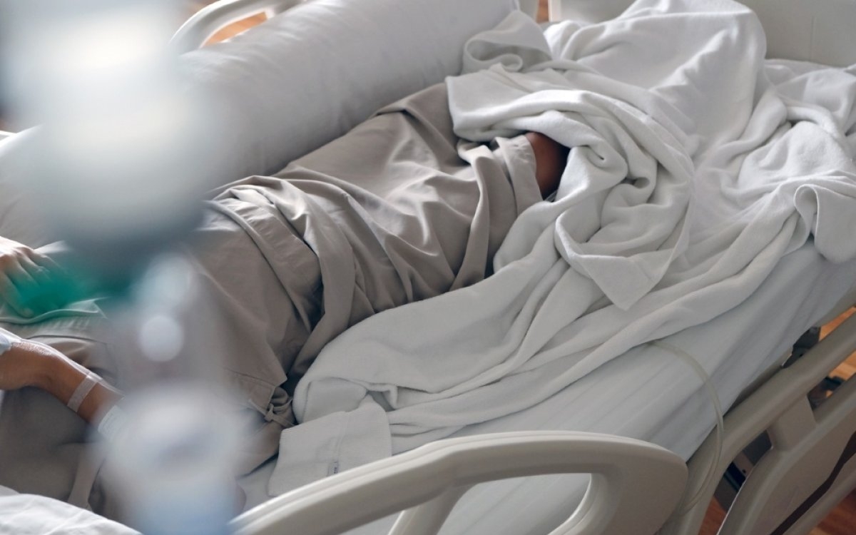 O femeie din Constanța a fost operată greșit de cancer și i-a fost extirpat un sân. Va primi acum despăgubiri de 50.000 de euro