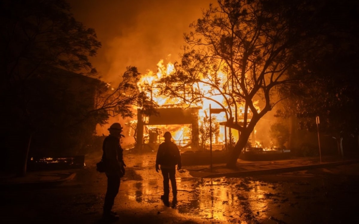Incendiile din Los Angeles fac ravagii și în rândul starurilor. Ce vedete de la Hollywood au rămas fără case