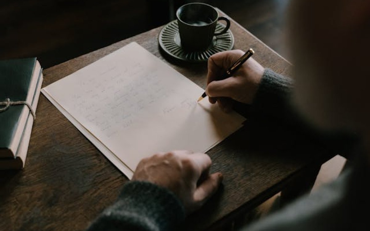 Terapia prin scris: cum te poate ajuta