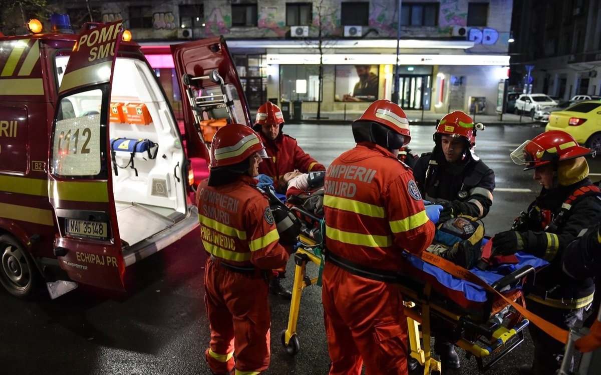 Ana a murit la numai 44 de ani, pe trecerea de pietoni, sub privirile disperate ale soțului. Trei fete au rămas orfane de mamă