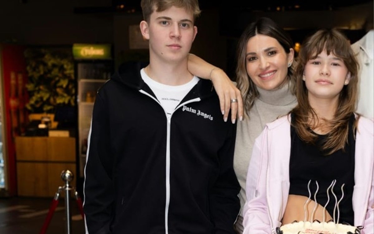 Ela Crăciun a devenit oficial mamă de adolescentă: fiica sa, Alesia, a împlinit 13 ani