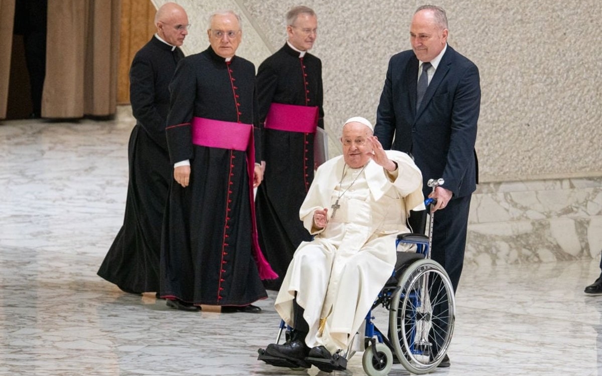 Papa Francisc, de urgență la spital! Suveranul Pontif va fi o perioadă internat în spital, medicii fac tot ce pot pentru a-l trata