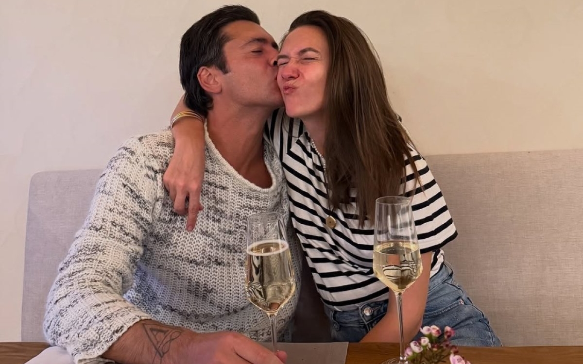 Adela Popescu și Radu Vâlcan, dovada clară că SE POATE! Ce mesaje frumoase și-au transmis după plecarea lui la filmările de la „Insula Iubirii"