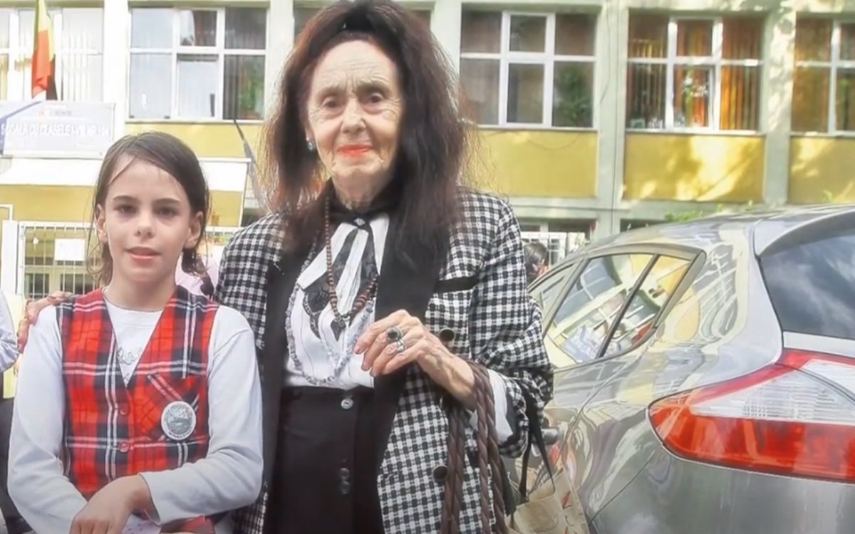 Eliza, fiica Adrianei Iliescu, a vrut să știe cine este tatăl ei. Cum a aflat tânăra povestea venirii ei pe lume, care a șocat România și nu numai