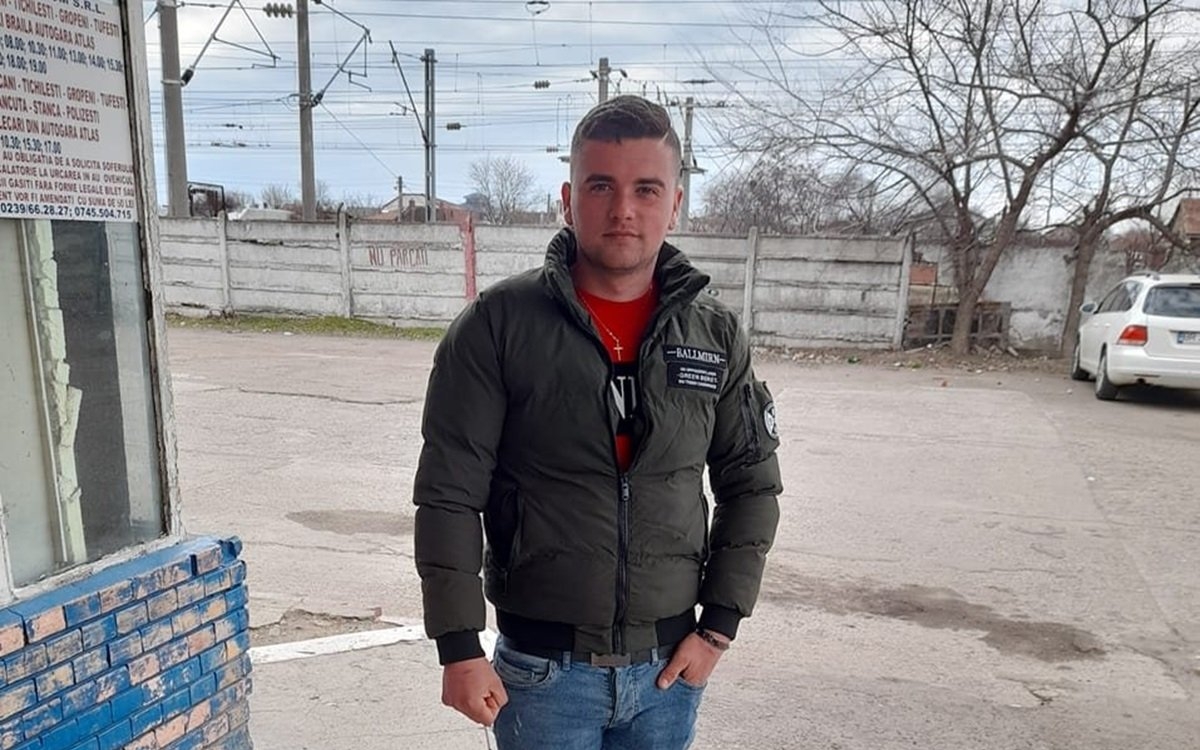 Valentin a murit la 23 de ani într-un cumplit accident. S-a urcat la volan deși nu avea permis și a pierdut ocazia să-și mai cunoască bebelușul încă nenăscut