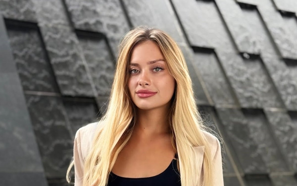 Maria, o cunoscută vedetă ucraineancă de 20 de ani a fost găsită în stare critică, cu multiple răni pe o stradă din Dubai. Se zbate acum între viață și moarte