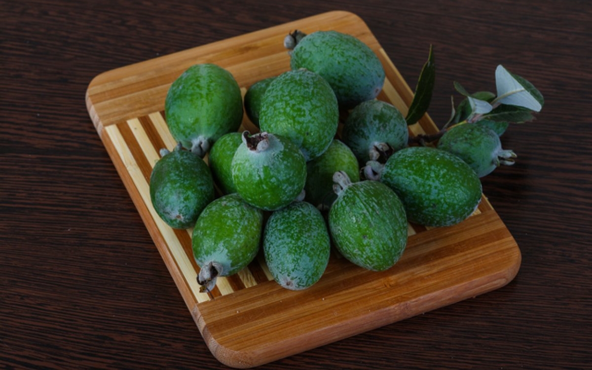 Feijoa: beneficii și idei de consum