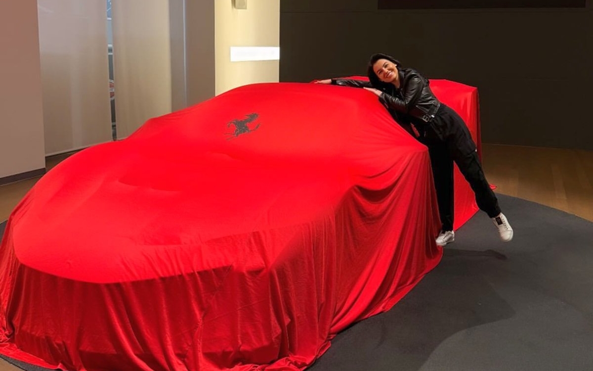 Romina Gingașu și-a cumpărat o nouă „bijuterie” pe patru roți, în valoare de 900.000 €