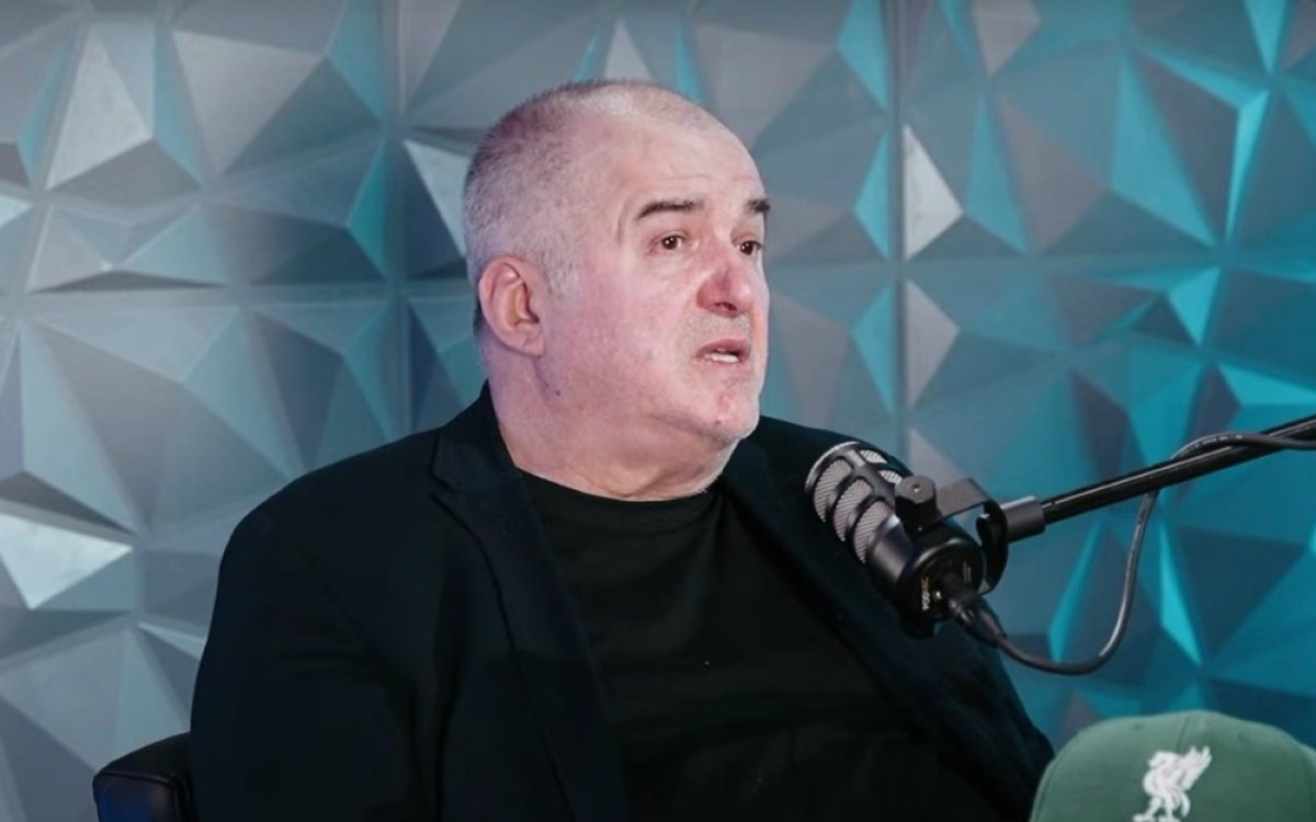 „Prima dată am suflat în lumânările colivei bunicii mele". Mărturisirile dureroase ale lui Florin Călinescu despre copilăria săracă, fără mamă