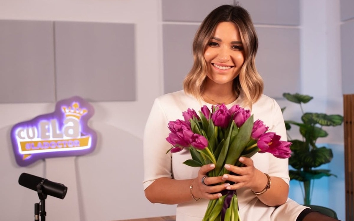 Ela Crăciun sărbătorește doisprezece ani de emisiune și un an de podcast