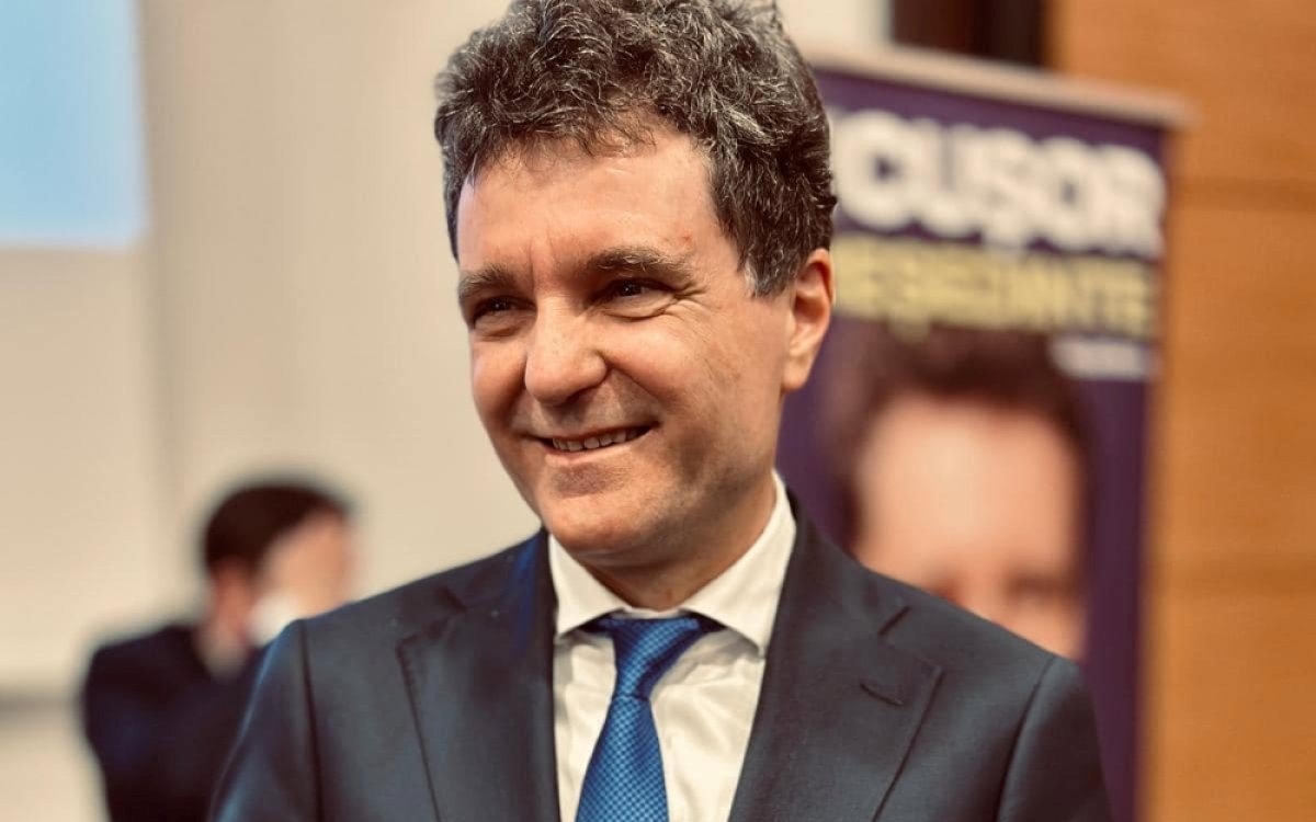 Cine au fost părinții lui Nicușor Dan. Cu mama contabilă și tatăl muncitor, primarul capitalei a dus o viață modestă în Făgăraș