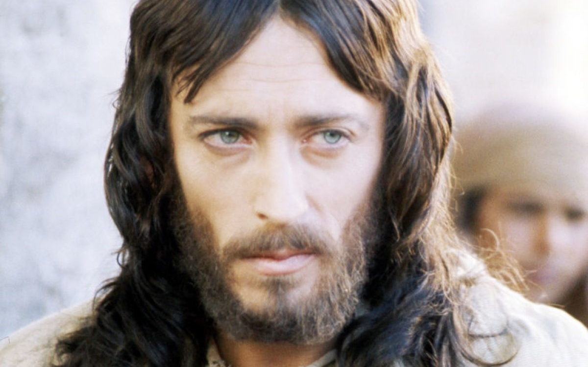 Ce s-a ales de actorii din filmul „Iisus din Nazaret”. Puțini se mai află printre noi acum!