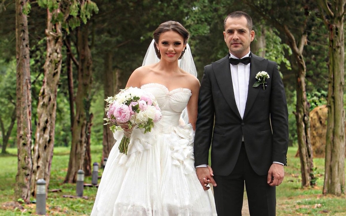 Cristina Șișcanu și Mădălin Ionescu aniversează de Sfântul Gheorghe 14 ani de la cununia civilă. „Am semnat contractul iubirii"