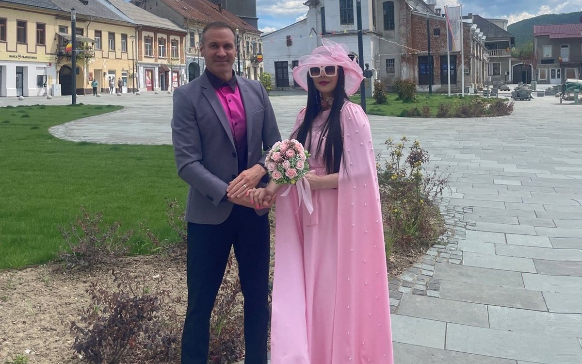 Medana și Alin Oprea, doi romantici incurabili. Răspunsul impresionant al femeii, după ce artistul i-a dăruit 101 trandafiri