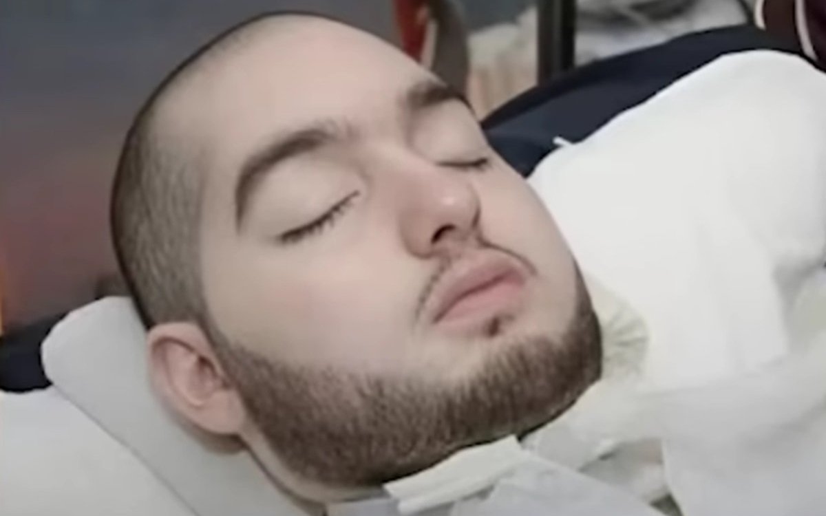 Prințul adormit al Arabiei Saudite a împlinit 36 de ani. Este în comă de 20 ani, după un tragic accident