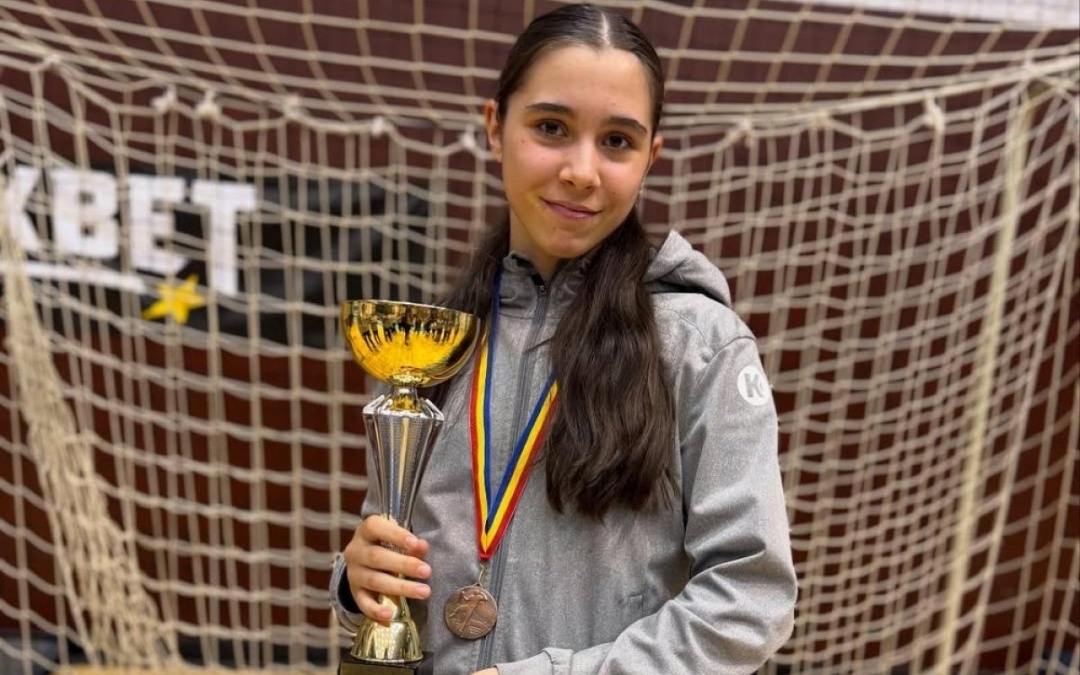 Fata cea mare a lui Pepe a câștigat medalia de bronz la un concurs de handbal. Ce mesaj a transmis Raluca Pastramă