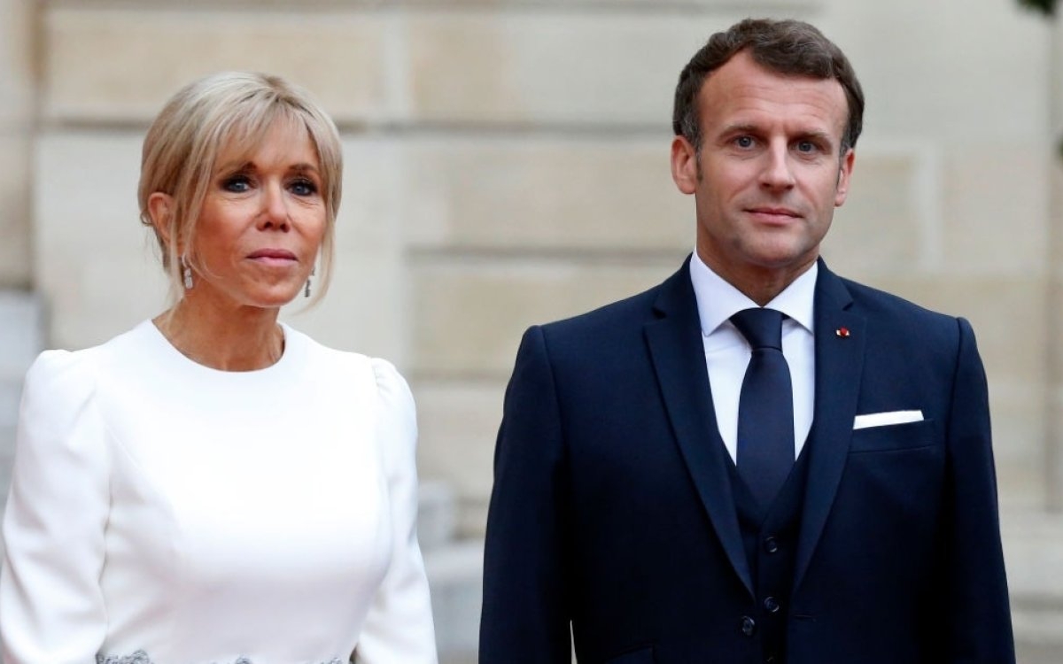 Povestea neobișnuită de iubire a lui Brigitte și Emmanuel Macron. Cum au ajuns de la o iubire interzisă, profesor-elev, la una dintre cele mai controversate relații ale momentului