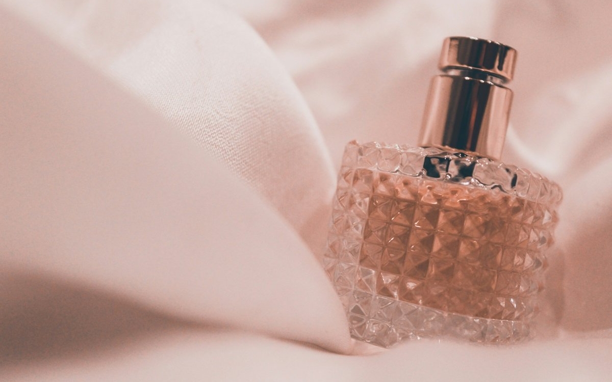 Trusa esenţială de machiaj: 3 produse must-have