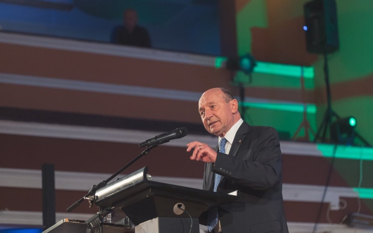 Traian Băsescu a fost operat pe cord la Paris. În ce stare se află acum fostul președinte