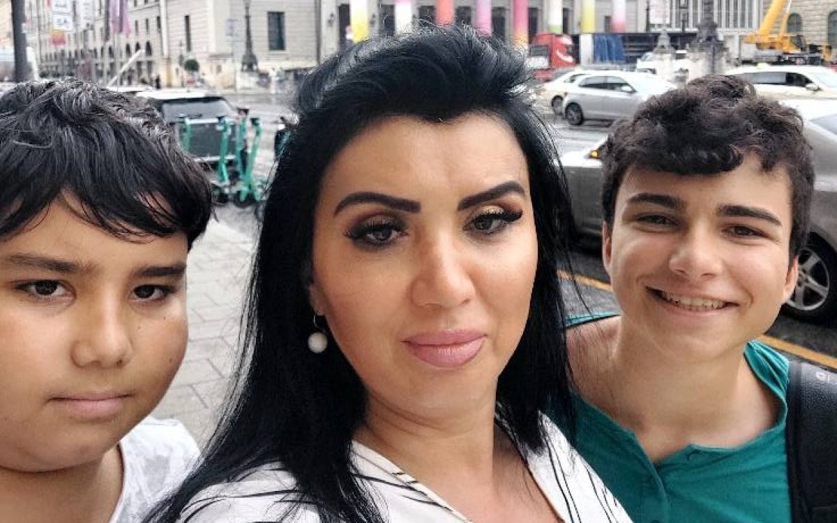 Adriana Bahmuțeanu este în culmea fericirii. Copiii ei au venit la ea acasă. „M-am trezit cu ei la ușă"