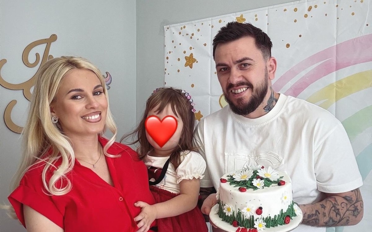 Elly și Cristian de la „Mireasă pentru fiul meu” au devenit părinți pentru a doua oară. Fosta concurentă a reality show-ului matrimonial a născut în apă