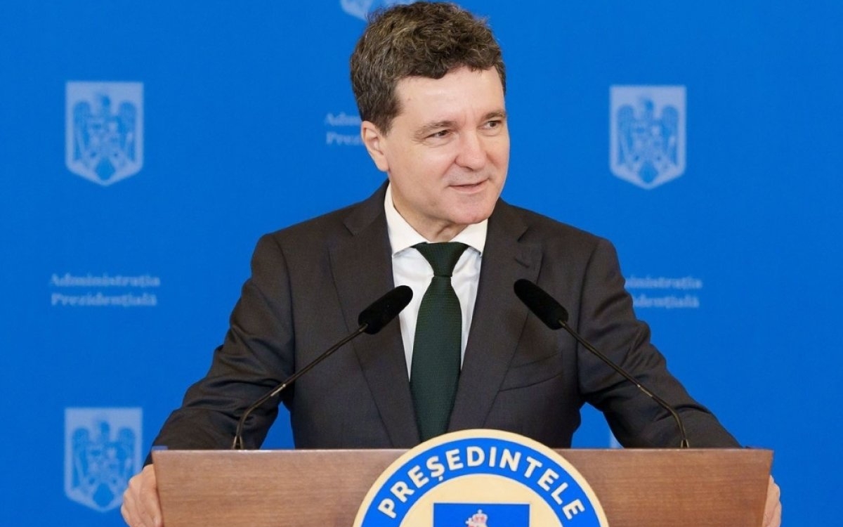 A ajuns președinte, dar nu a uitat de unde a plecat. Nicușor Dan încă le cumpără copiilor haine de la Primark