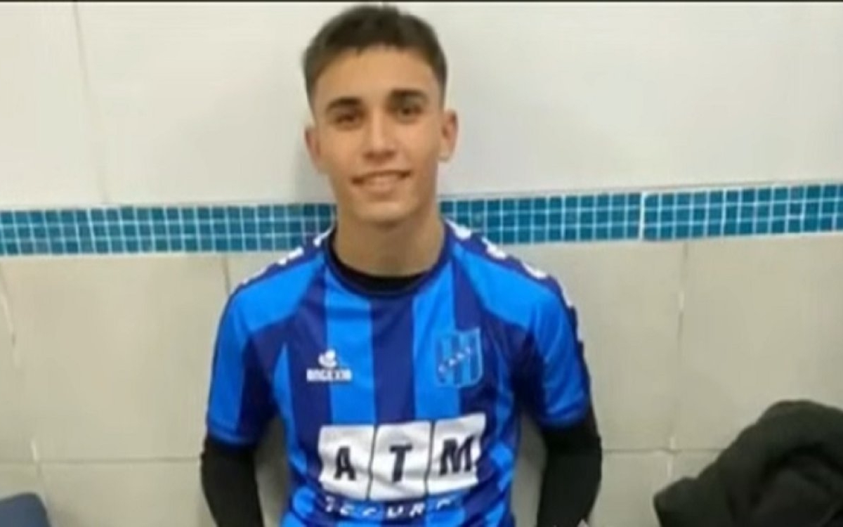 Un tânăr fotbalist a murit la numai 18 ani în timpul unei operații la genunchi. Era perfect sănătos