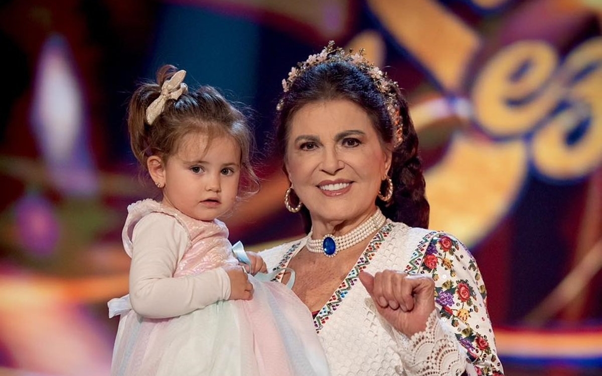 Emoții uriașe pentru Irina Loghin. A participat la prima serbare a Anei, nepoțica pe care i-a dăruit-o fiica ei