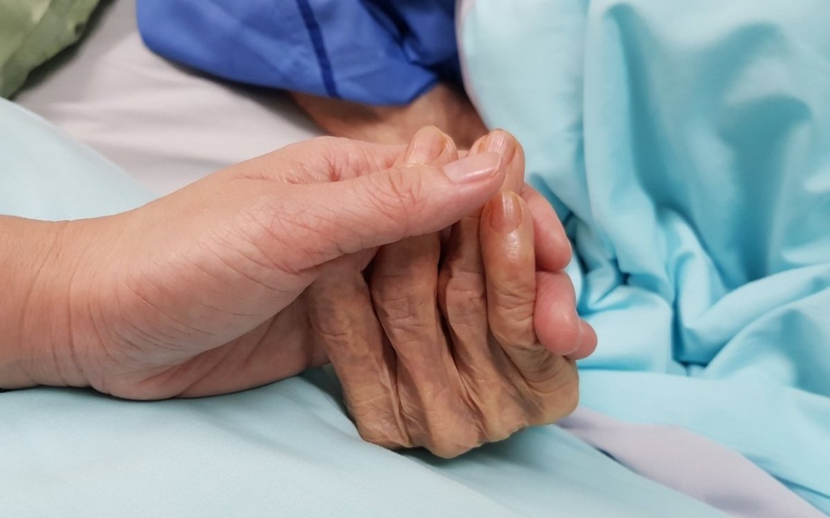 Margareta, o femeie de 78 de ani din Iași a murit după ce a fost ignorată de cadrele medicale, susține fiica ei. "Niciunul nu a pus mâna pe ea să o consulte"