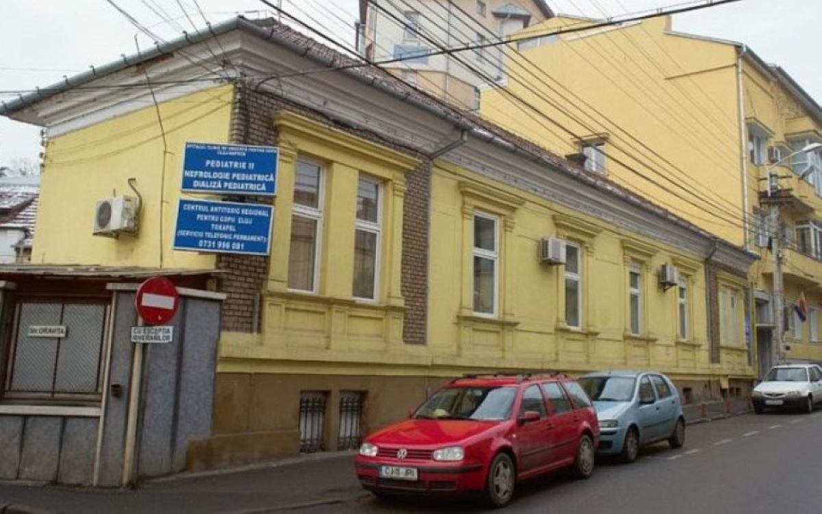 Tragedie la Spitalul de Pediatrie din Cluj! O mamă s-a aruncat de la etaj. Era internată cu bebelușul ei de 3 luni