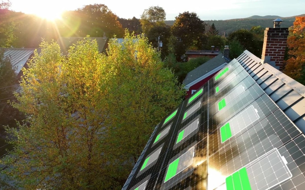 Cum să îți transformi locuința într-un spațiu sustenabil cu sisteme de stocare a energiei regenerabile?