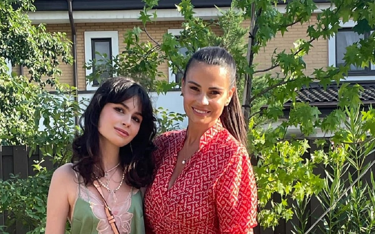 Sărbătoare în familia Ancăi Serea. Sarah a împlinit 18 ani și este leită mama ei