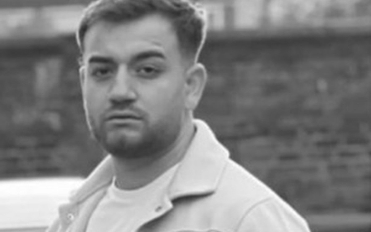 Silviu, un tânăr de 24 de ani a murit într-un tragic accident de mașină. Avea tot viitorul înainte dar un moment de neatenție l-a costat viața
