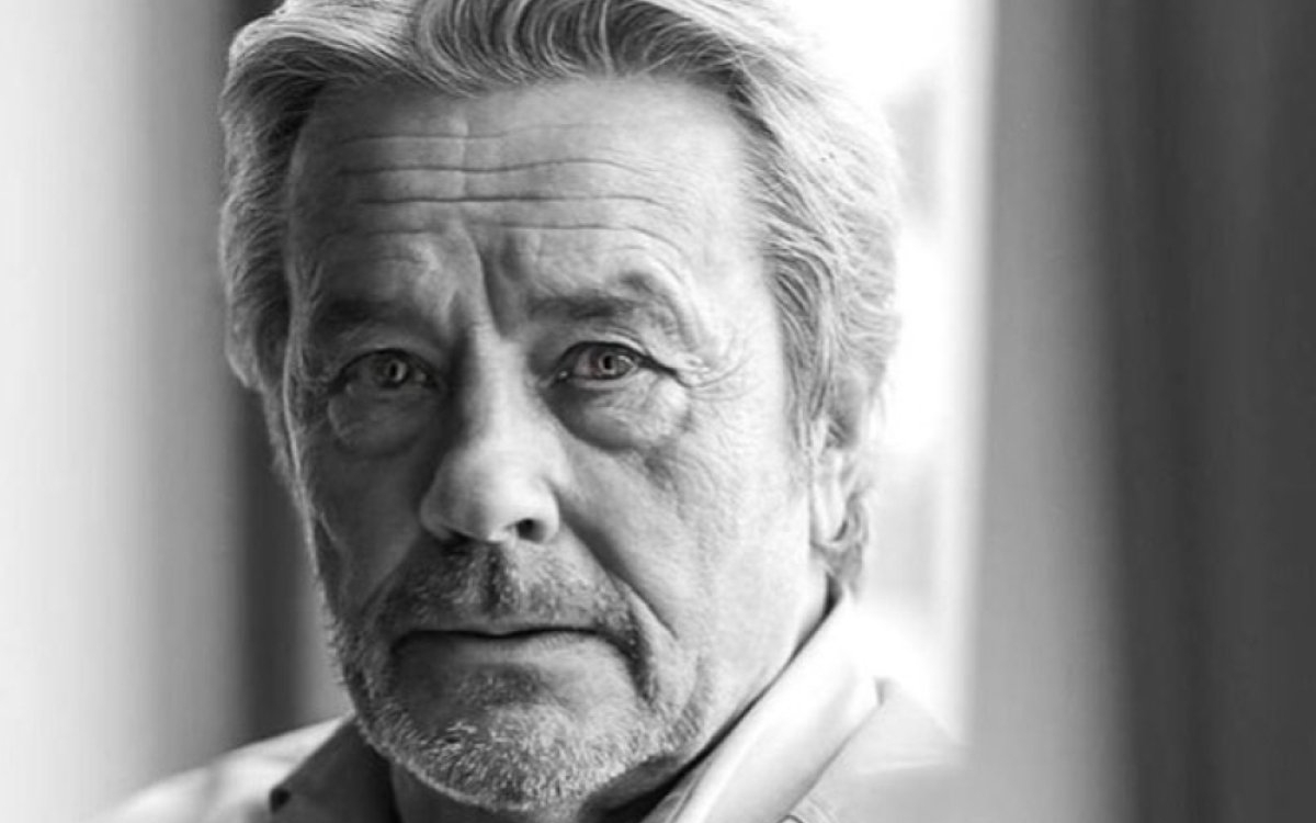Alain Delon, uitat de proprii copii? Anthony, Anouchka și Alain-Fabien nu au fost prezenți la parastasul de un an al regretatului lor părinte
