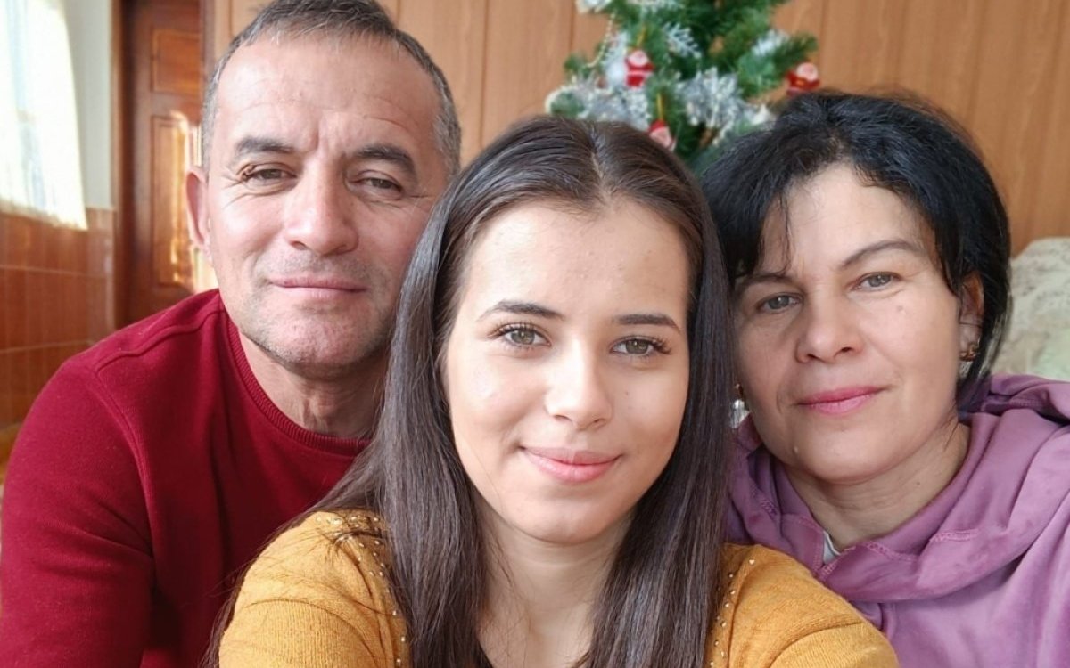 Părinții Andreei Morega, studenta la Medicină ucisă de iubit, nu-și pot reveni din șoc. A trecut un an de la tragedie, dar încă nu pot concepe că și-au pierdut unicul copil