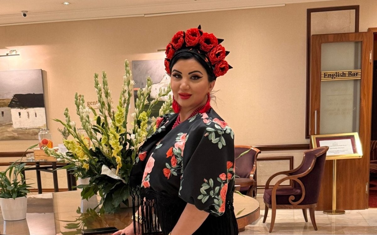 Adriana Bahmuțeanu este pregătită să fie mireasă la scurt timp după moartea mamei. De ce a ales să poarte negru în ziua cea mare