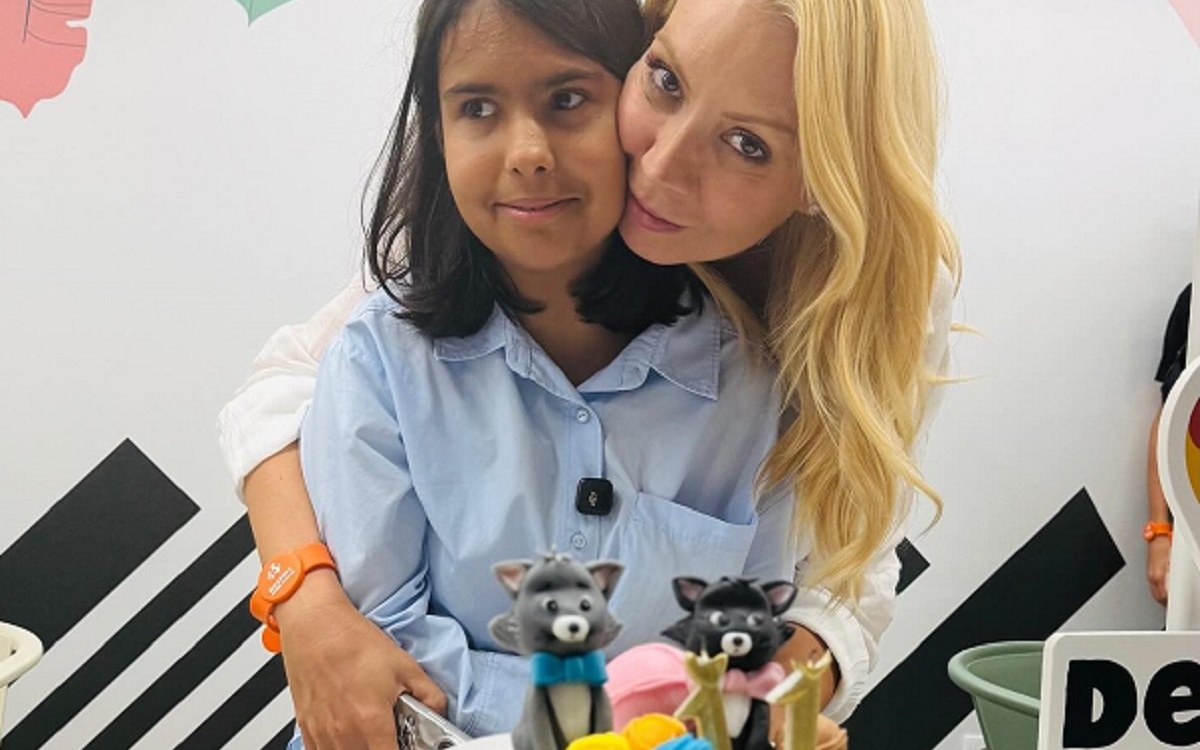 Maria, fiica adoptivă a Dacianei Sârbu, a împlinit 11 ani. Micuța a avut parte de o petrecere deosebită